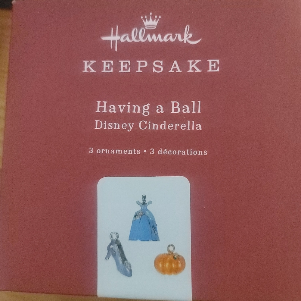 Hallmark 2019 Disney Having a Ball ornament set
